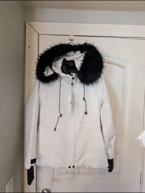 Moncler White Ski Jacket with Black Faux Fur Hood NWT Warm Winter Coat